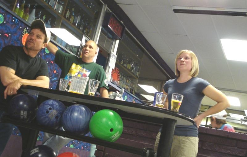 Circle Bowling Lanes [Bowling Center], Inniswold 8788 Florida Blvd