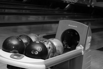 Classic Bowl, Minneapolis 55433, MN - Photo 1 of 3