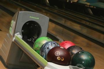 Leda Lanes, Nashua 03063, NH - Photo 1 of 2