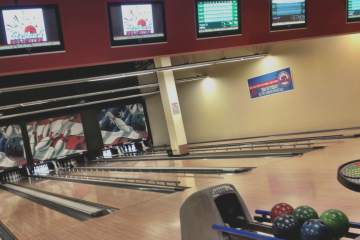 Bowling Paul and Robin