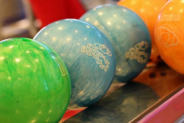 How to Choose the Right Bowling Ball How to Choose the Right Bowling Ball